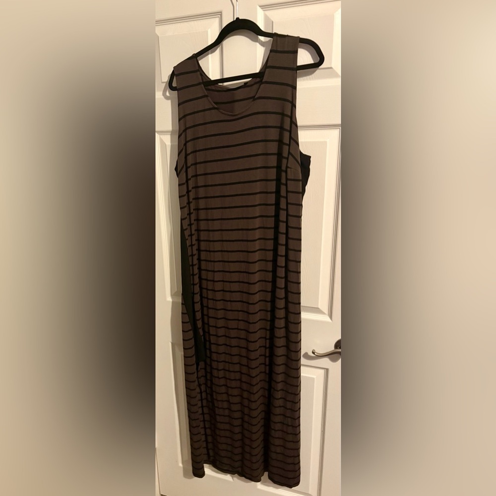 285- 3xl gray/black stripe maxi dress